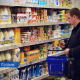 Правительство Латвии рассмотрят вопрос о снижении НДС на продукты питания.