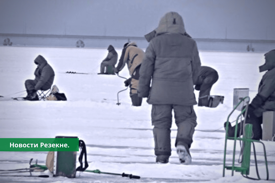 Зима пришла в Резекненском крае рыбаки уже занялись зимней рыбалкой.