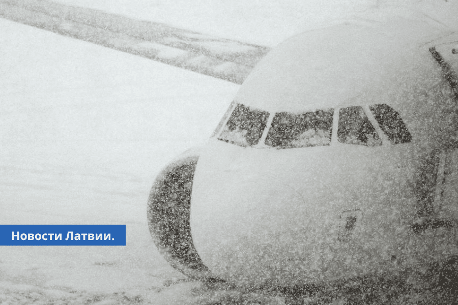 Плохая погода: в рижском аэропорту произошел инцидент с самолетом airBaltic.