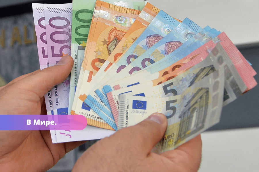 Европейский центробанк изменит дизайн евро банкнот и проводит опрос европейцев.