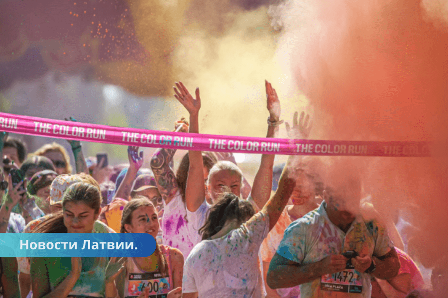 Дресс-код: все в белом! В Юрмале проходит цветной забег.