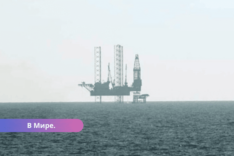 Британская разведка сообщает о боях за нефтегазовые платформы в Чёрном море.