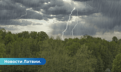Pērkona negaiss, lietusgāzes un krusa: Latvijas dienvidaustrumos izsludināts oranžais brīdinājums.
