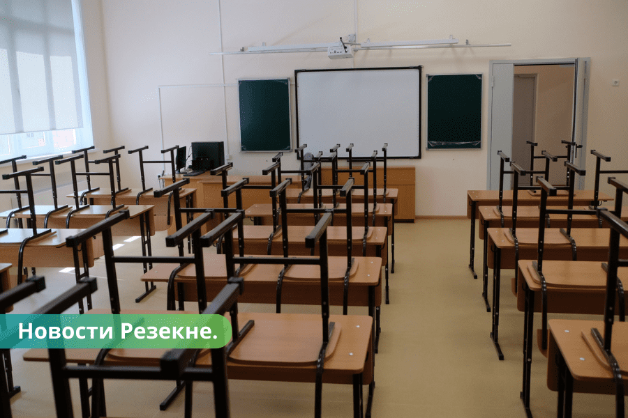 В Резекне обещают пересмотреть расчеты зарплат учителей.