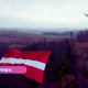 ВИДЕО ⟩ Украинское предприятие поздравило Латвию, подняв в небо латвийский флаг.