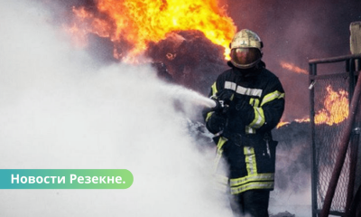 В Резекненском крае в пожаре погиб человек.