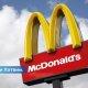 В Латвии мошенники начали обманывать клиентов McDonald's. Это как