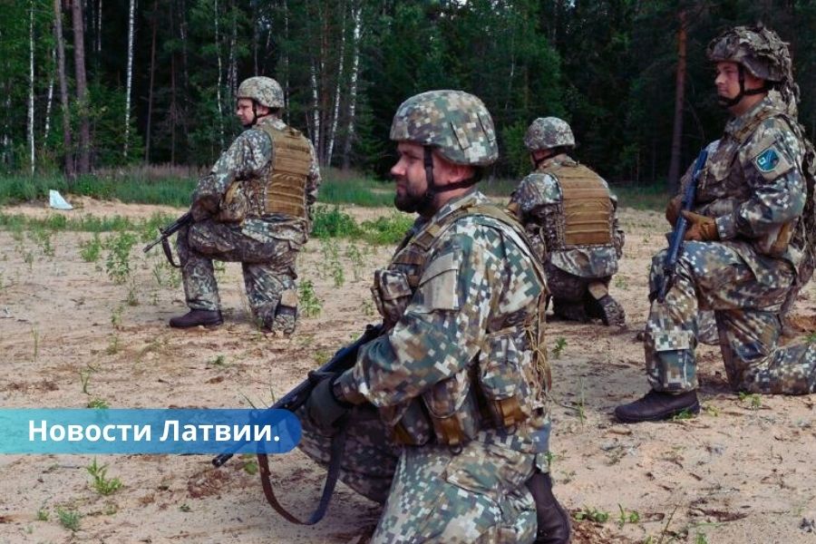 Военная подготовка латвийская армия приглашает откликнуться граждан.