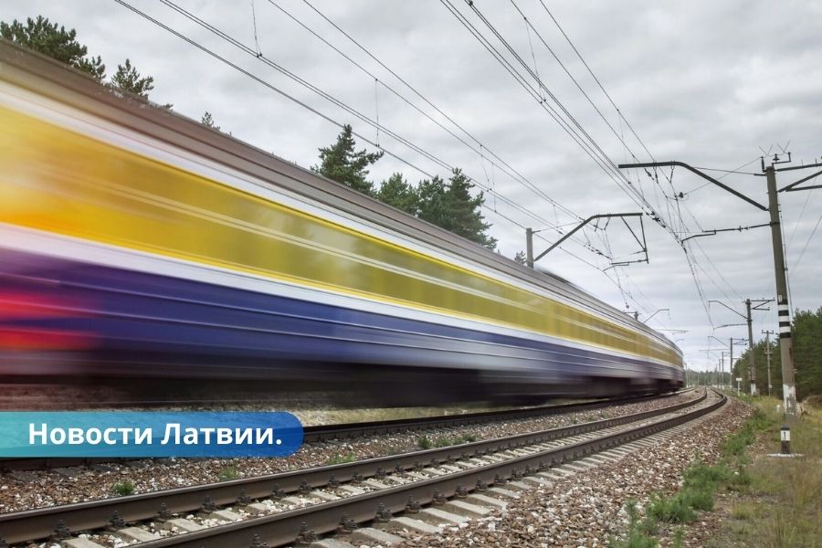 ВИДЕО ⟩ Бросился под поезд новые подробности трагедии под Царникавой.