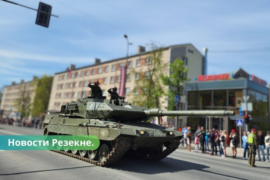 Резекне парад НВС Латвии в городе.