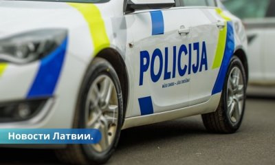 В Краславе столкнулись машины, пострадали два пешехода.