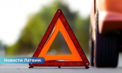 Даугавпилс в аварии пострадали пятеро молодых людей.