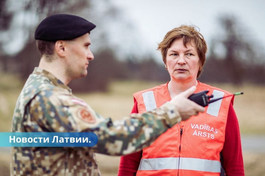 Латвийская армия набирает военных медиков и озвучила их заработки.
