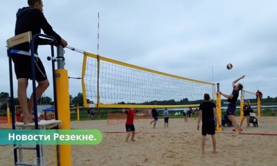Резекне скоро начнется сезон соревнований по пляжному волейболу.