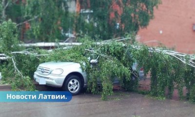 ВИДЕО ⟩ на Даугавпилс обрушилась разрушительная гроза.