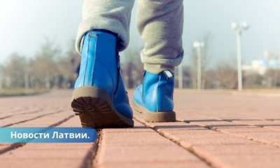 В Даугавпилсе из детсада ушел ребенок, его заметила прохожая.