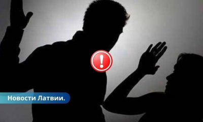 Работник под Лиепаей пытался убить хозяйку хутора, угнал ее машину и скрылся в Литве.