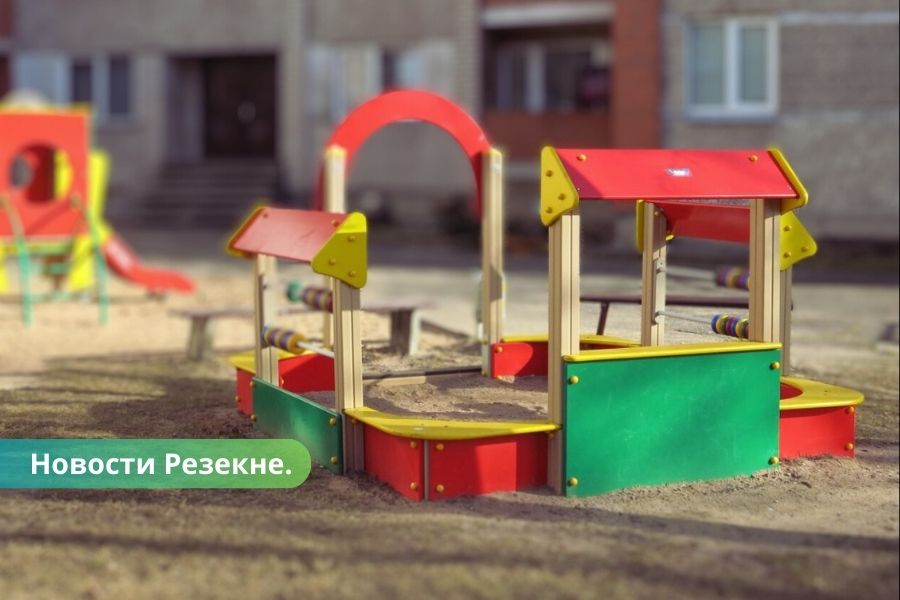 Резекне: детские площадки в городе - в удовлетворительном состоянии.