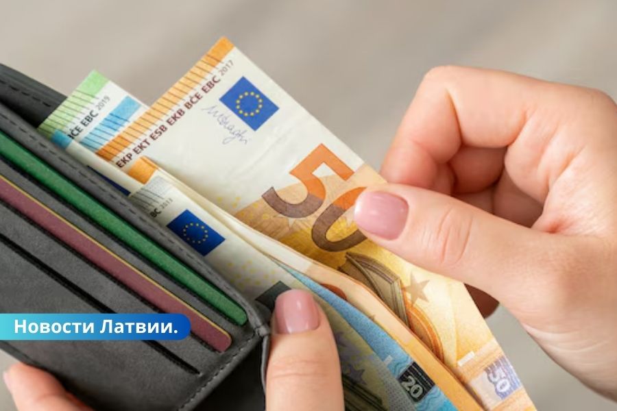 Средняя зарплата в Латвии выросла почти на 10%. Кто получает больше?