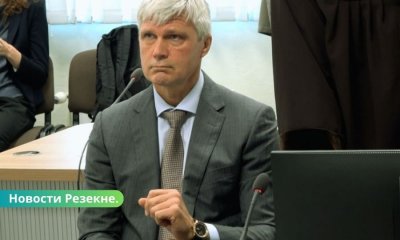 Суд подтвердил законность отстранения Александра Барташевича от должности председателя Резекненской думы.