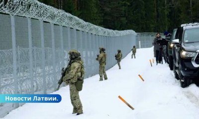 Крупную группу нелегалов задержали на границе Латвии с Беларусью.