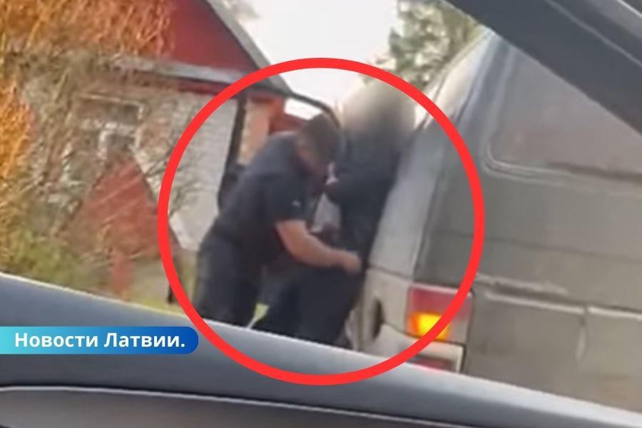 ВИДЕО: В Латгалии полицейский вне службы задержал угонщика автомобиля.