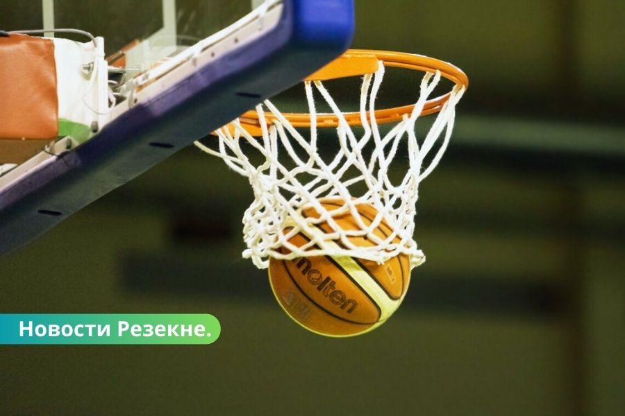 В Резекне стартует открытый чемпионат по баскетболу среди мужских команд.
