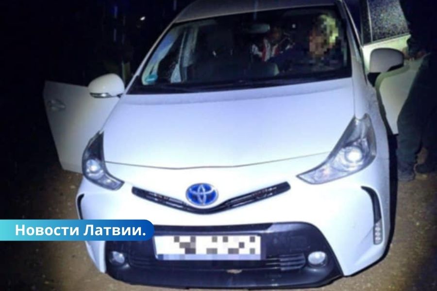 В Латгалии задержан гражданин Литвы за перевозку нелегальных мигрантов.