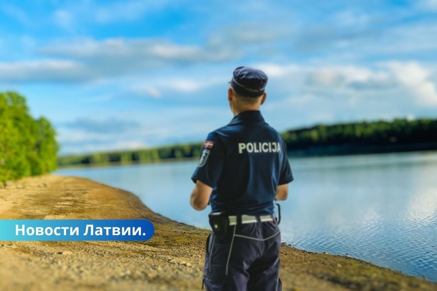 ВИДЕО: в Даугаве обнаружено тело мужчины с гирями, прикреплёнными к рукам.