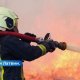 В Латгалии пожар уничтожил ферму, автомобили и домашних животных.