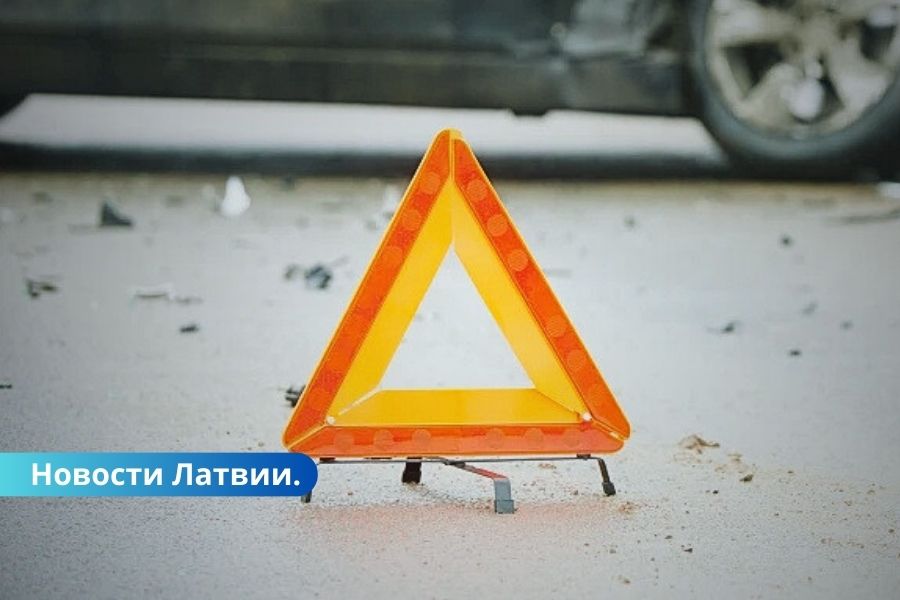 Десять человек пострадали в ДТП, в Латвии за один день: статистика за субботу.