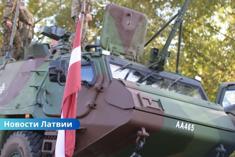Земессаргс пострадал в ДТП с участием военной техники под Добеле.