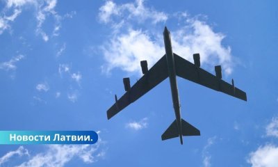 Стратегический бомбардировщик США B-52 пролетит над Ригой