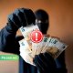 Жители Латгалии за прошлую неделю передали "денежным мулам" 81 240 евро.