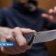 В Латвии пьяный мужчина пытался напасть с ножом на полицейского.