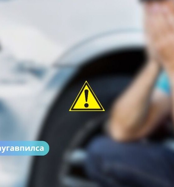 В Даугавпилсе пьяный водитель устроил ДТП, сдавая назад.