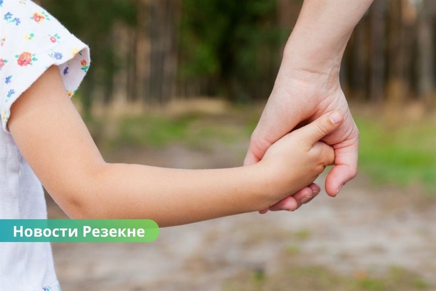 Резекненский край увеличил финансирование пособий для сирот и приемных семей до 250 тысяч евро.