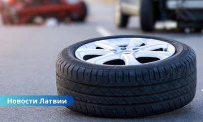 Авария под Слампе: при столкновении двух Volkswagen пострадали женщина и ребенок.