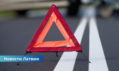 В Латвии перевернулся автобус с детьми: двое пострадавших доставлены в больницу.