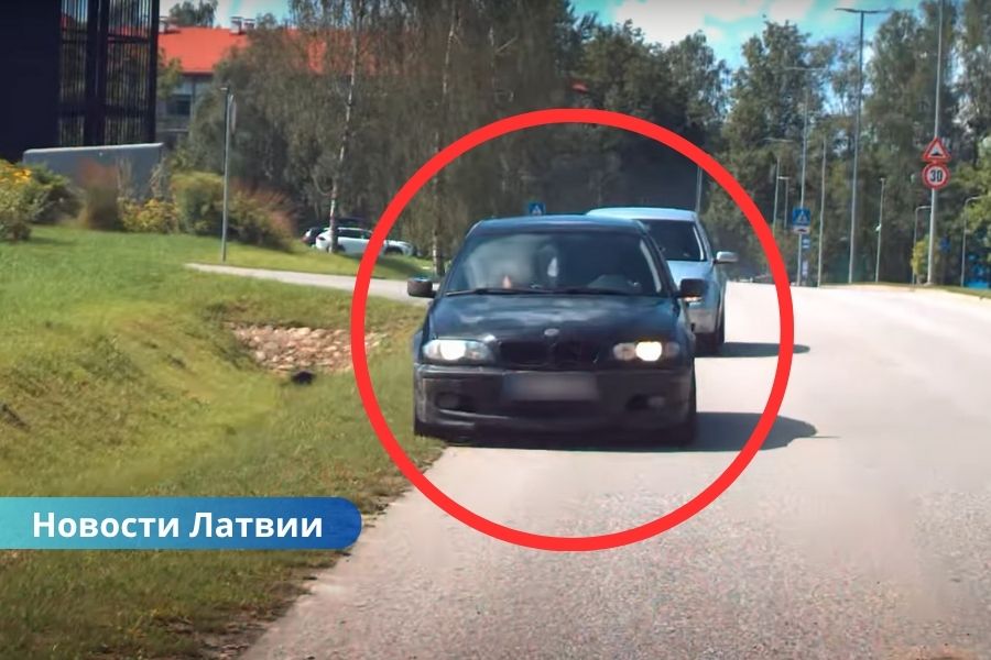 ВИДЕО: в Цесисе пьяный водитель BMW без прав устроил ДТП с полицейской машиной и попытался скрыться.
