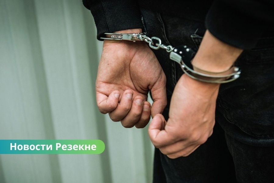 убийство в Резекне, приговор суда, Латгальский районный суд, резонансное преступление, уголовное дело, Латгалия новости. Жестокое убийство в Резекне: два друга проведут за решёткой 12 и 13 лет.