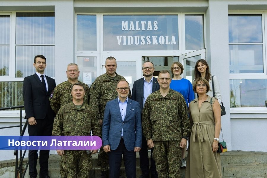 Латгалия, министр обороны Латвии, укрепление границы, военная школа в Малте, Земессардзе. Министр обороны посетит Латгалию: обсуждение укрепления границы и военной школы в Малте.