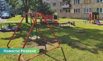 "Rēzeknes Namsaimnieks" призывает сообщать о поломках на детских площадках Резекне.