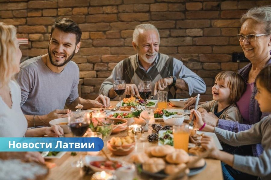 Надбавки к пенсии за воспитание детей: что положено родителям в Латвии и Эстонии.
