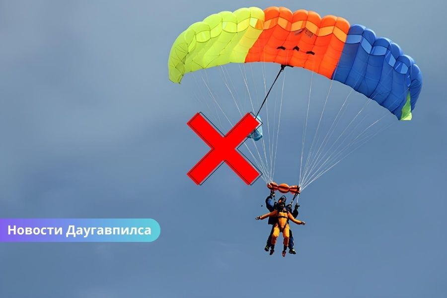 Закрытое небо над Латвией: парашютисты в Даугавпилсе досрочно завершили сезон и потеряли €10 тысяч.