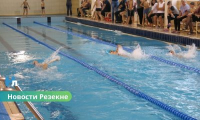В Резекне вновь открылся бассейн ДЮСШ: расписание и цены для посетителей.