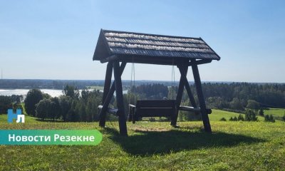 🌲 В Сарканькалнсе открылась новая природная тропа: бесплатный отдых и уроки экологии для всей семьи.