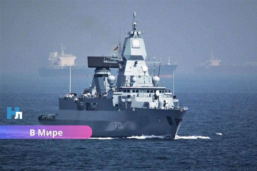 Российский военный самолет дважды пролетел над фрегатом Германии в Балтийском море.