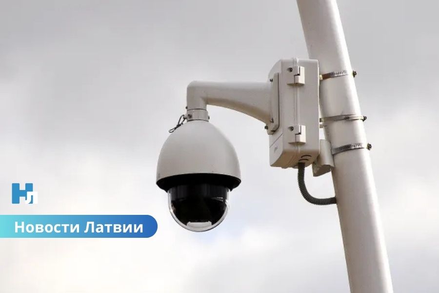 🚨 Видео ⟩ «Умная граница» под атакой: камеры слежения в Латвии уже начали ломать нарушители.