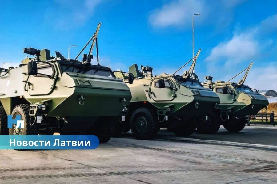 Латвия передала Украине новую партию бронетранспортеров Patria 6x6: всего поставят 42 машины.